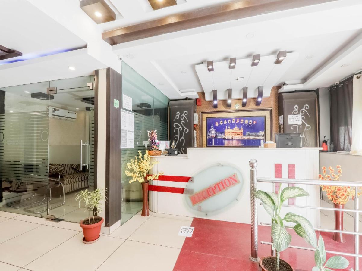 Oyo 79765 Hotel Samrat Lucknow Extérieur photo